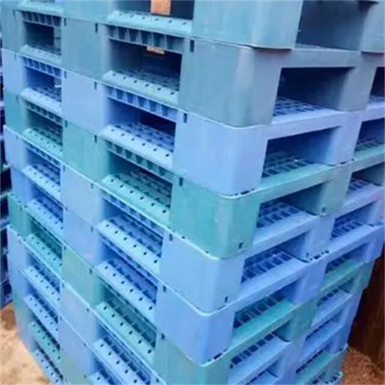 原料托盘回收 鑫腾发高价大量求购托盘叉车地牛