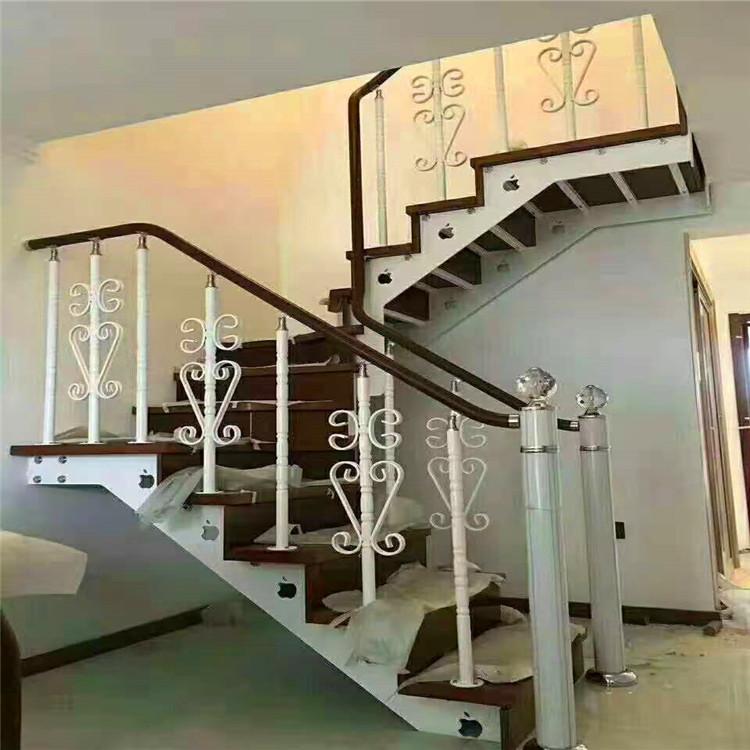 沈阳别墅楼梯定制价格  别墅用钢木双梁楼梯 楼梯扶手 宏盛楼梯 专业生产厂家
