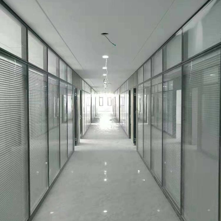 沈阳隔间定制 银科装饰专业制作玻璃隔间