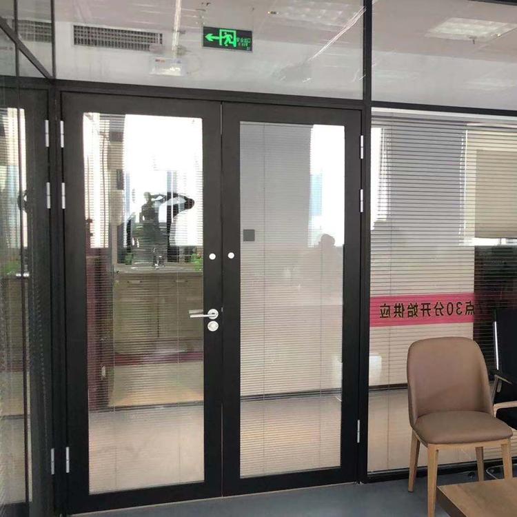 沈阳办公室隔间 办公室高隔断厂家 银科装饰承接大小规模隔断工程