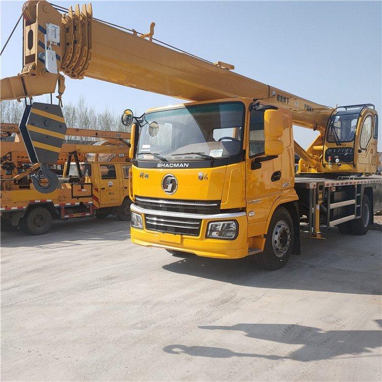 80吨吊车出租 起重吊装吊车租赁 高层建筑设备安装